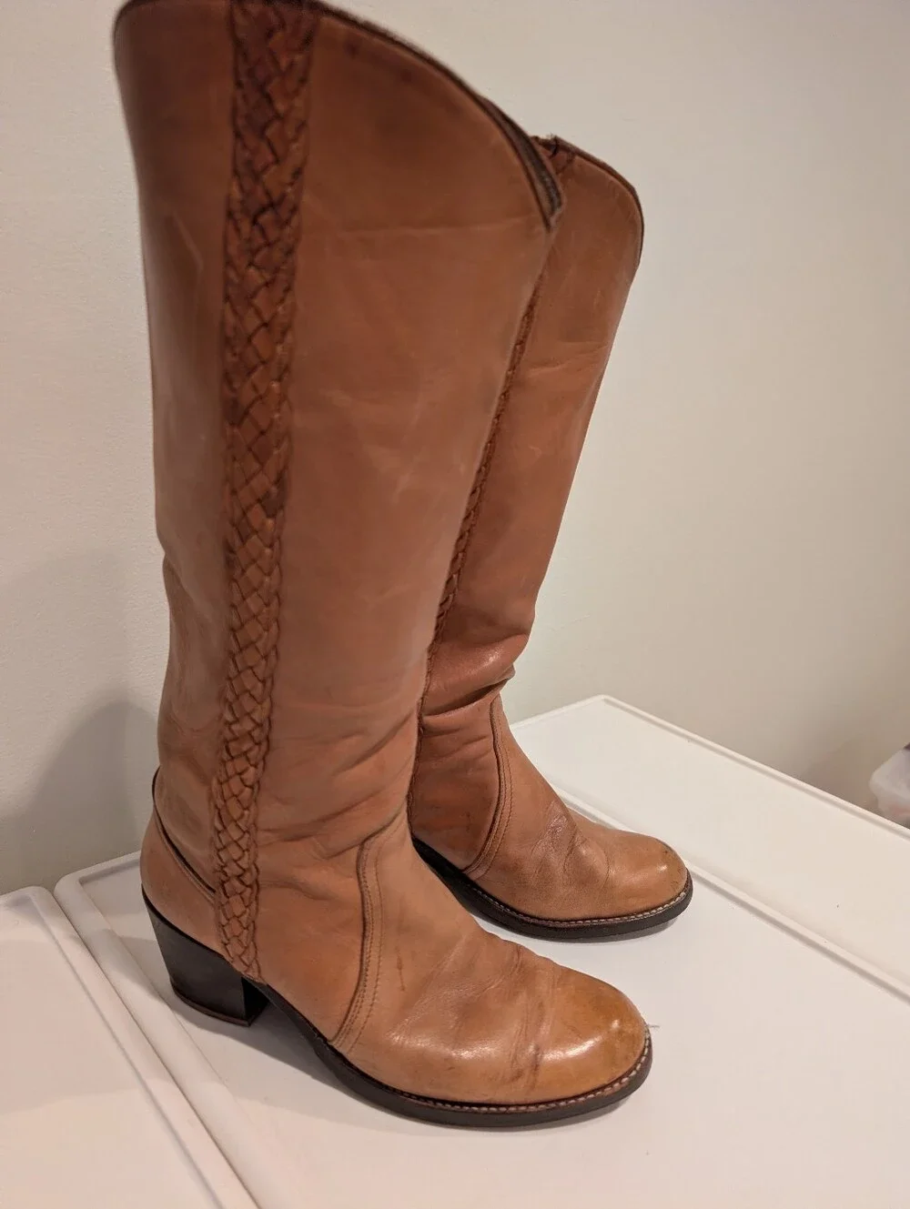 Vintage Frye Women's Leather Boots - Tan